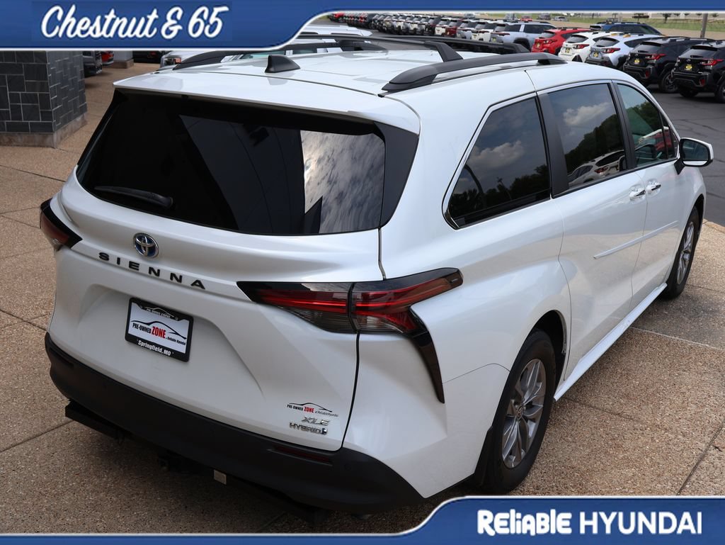 Used 2022 Toyota Sienna XLE w/ XLE Plus Package FWD image 6