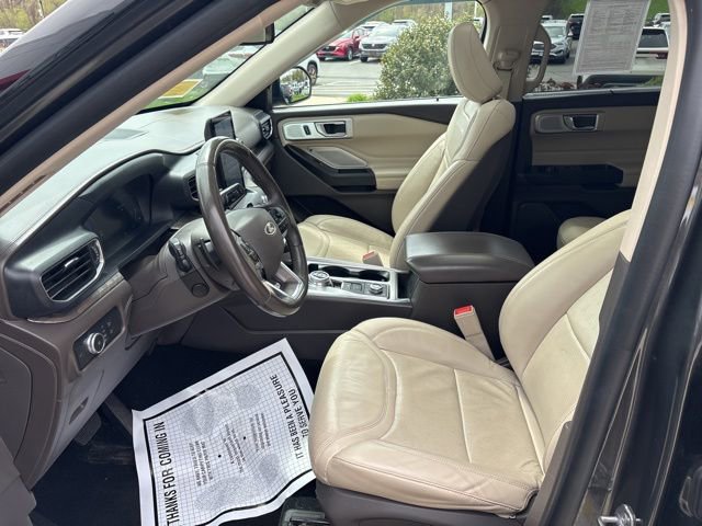 Used 2020 Ford Explorer Platinum w/ Premium Technology Package AWD/4WD image 21