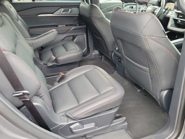 Used 2026 Ford Explorer ST-Line w/ ST-Line Street Pack RWD image 18