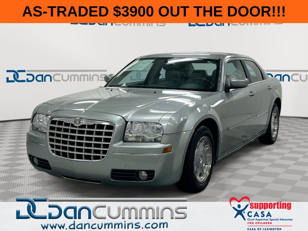 Used 2005 Chrysler 300 Touring RWD image 1