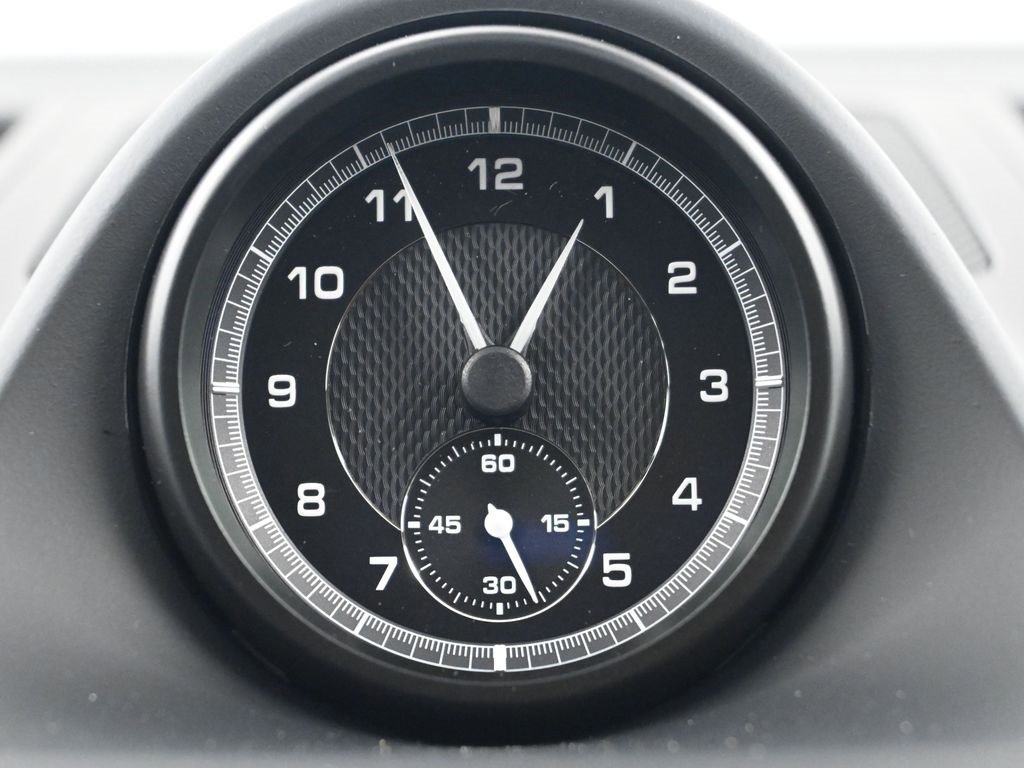 New 2025 Porsche Macan image 12