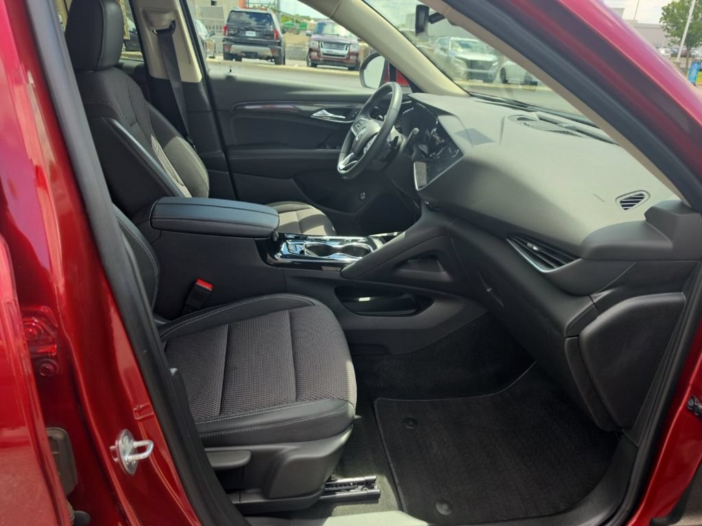 Used 2023 Buick Envision Preferred AWD/4WD image 31