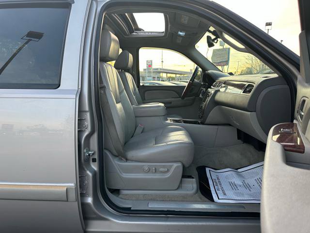 Used 2007 Chevrolet Avalanche LTZ w/ LTZ Preferred Equipment Group AWD/4WD image 18