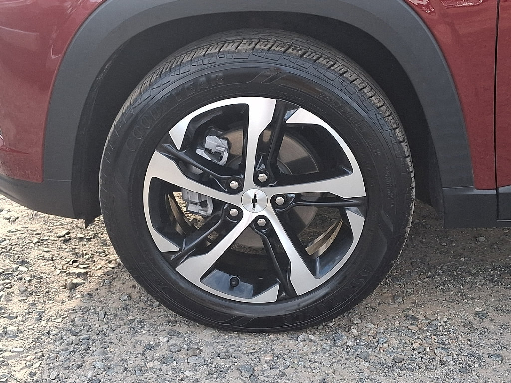 Certified 2024 Chevrolet Trax RS w/ Driver Confidence Package FWD image 32