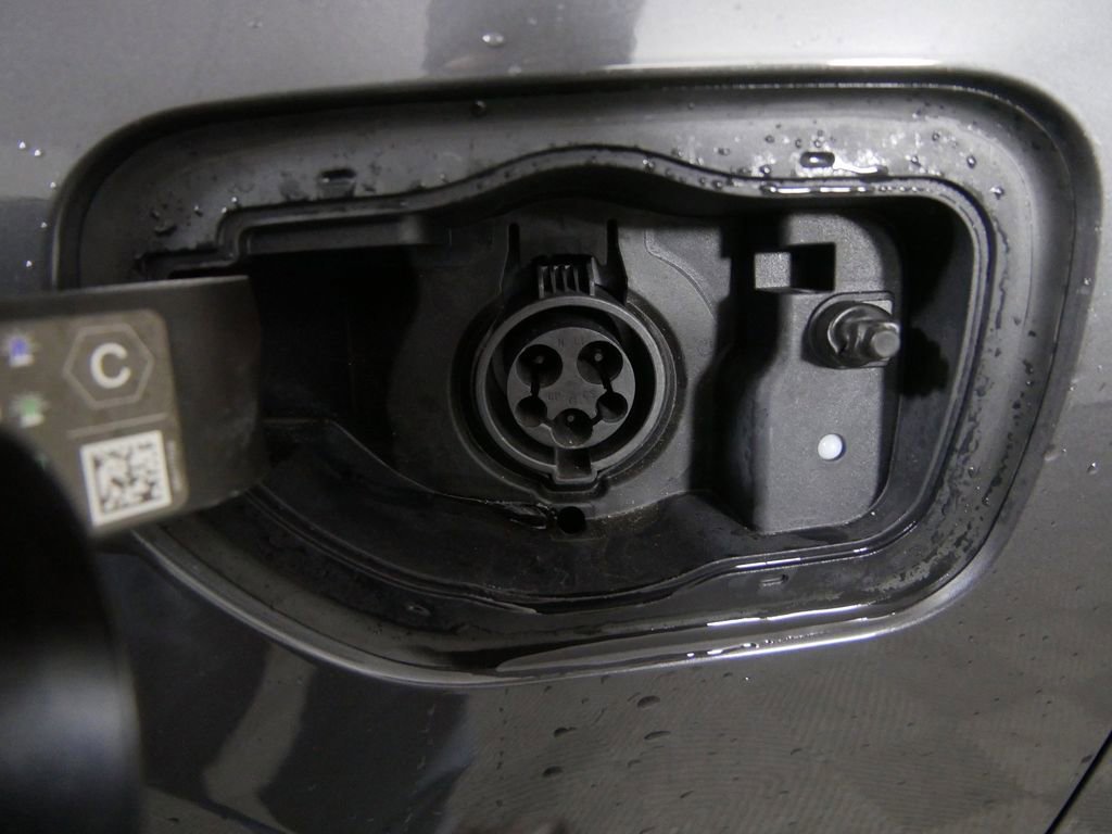 Used 2022 Jeep Grand Cherokee Limited 4xe image 10