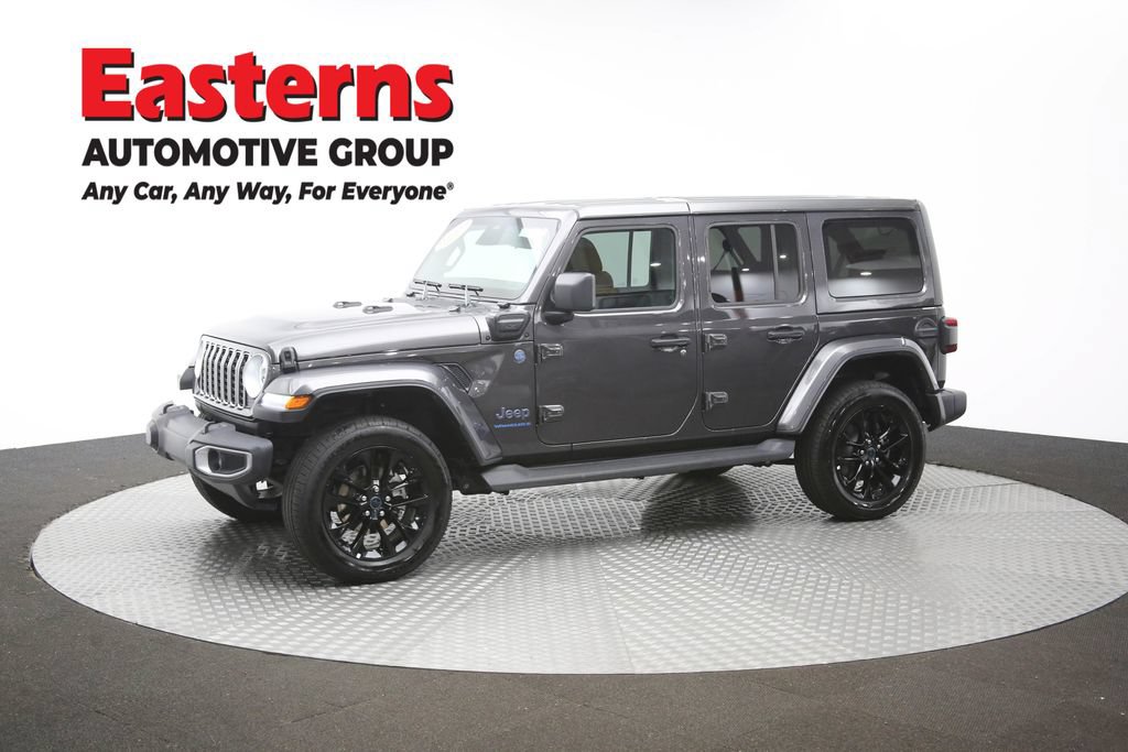 Used 2025 Jeep Wrangler Unlimited Sahara AWD/4WD image 53