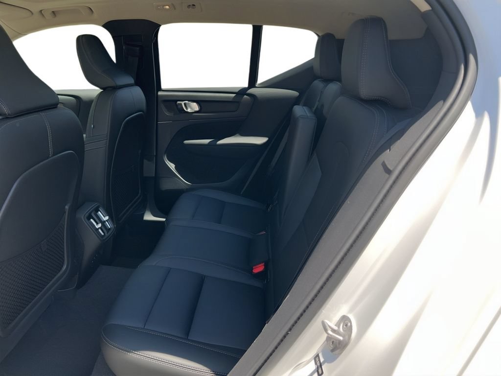 Used 2023 Volvo XC40 B5 Ultimate w/ Climate Package AWD/4WD image 7
