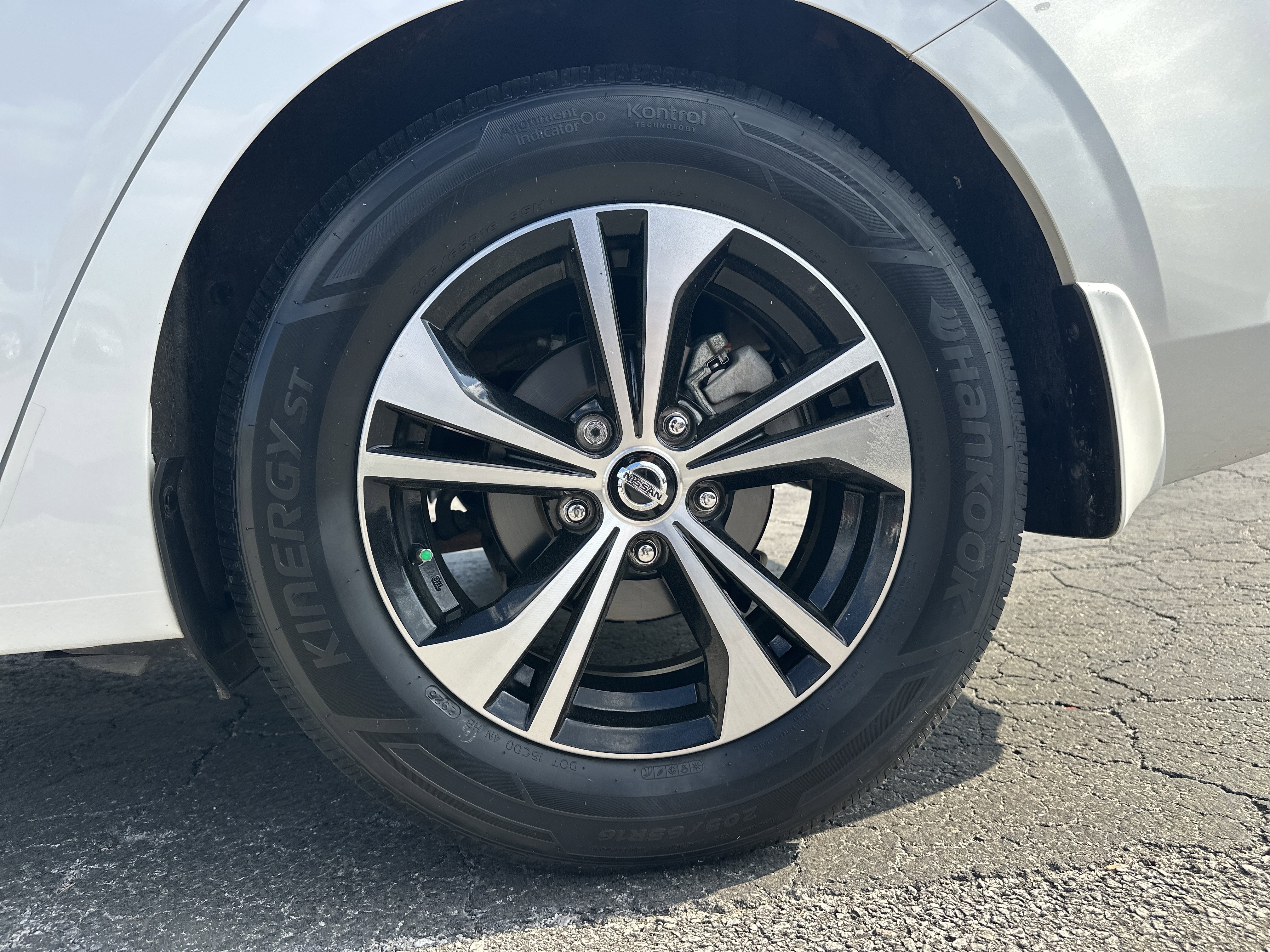 Used 2023 Nissan Sentra SV w/ Trunk Package image 20