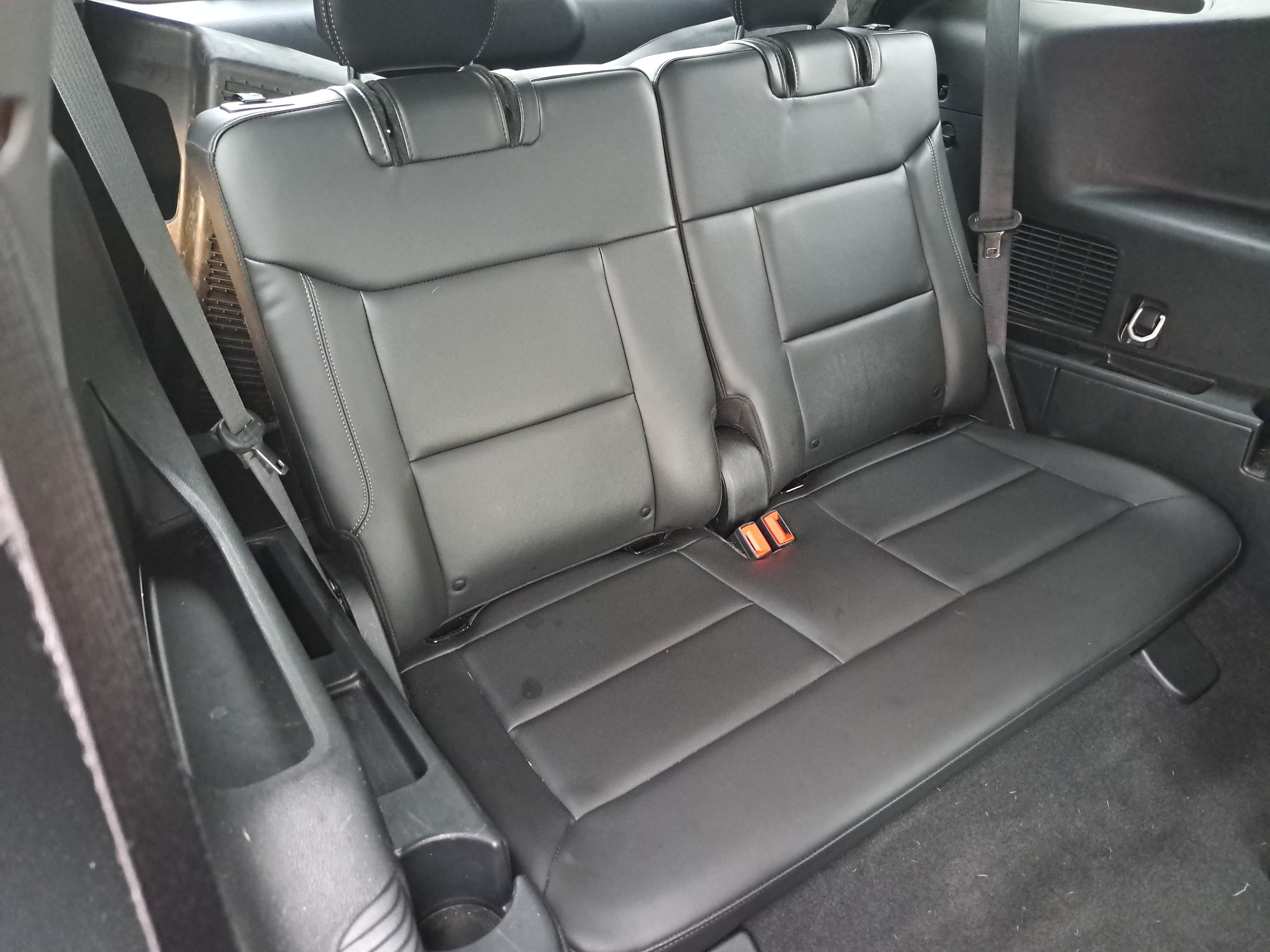 Used 2023 Ford Explorer XLT w/ Equipment Group 202A RWD image 12
