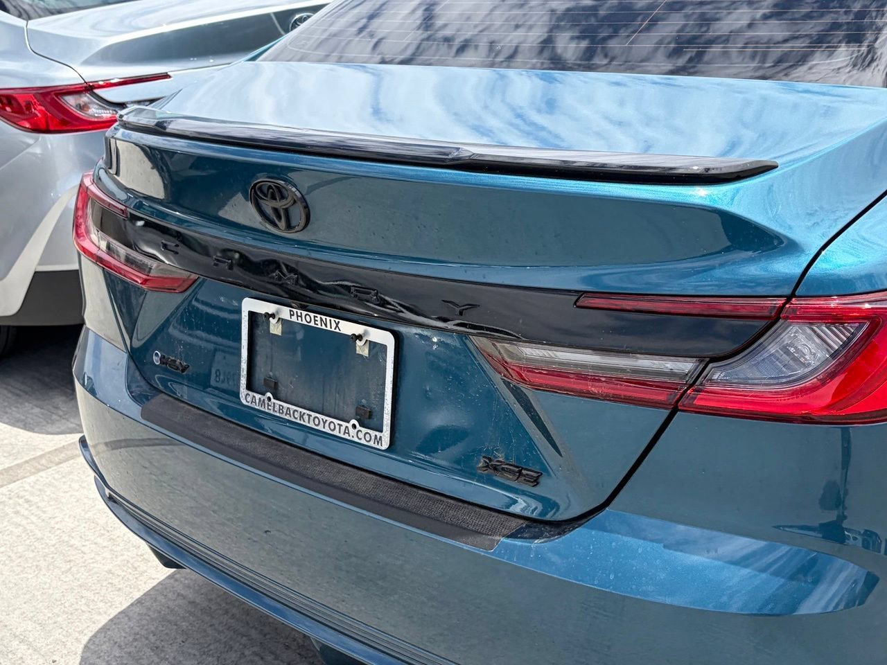 Used 2025 Toyota Camry XSE FWD image 4