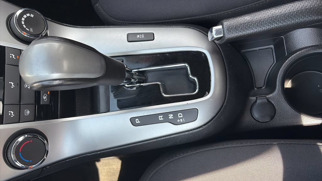 Used 2014 Chevrolet Cruze LT FWD image 21