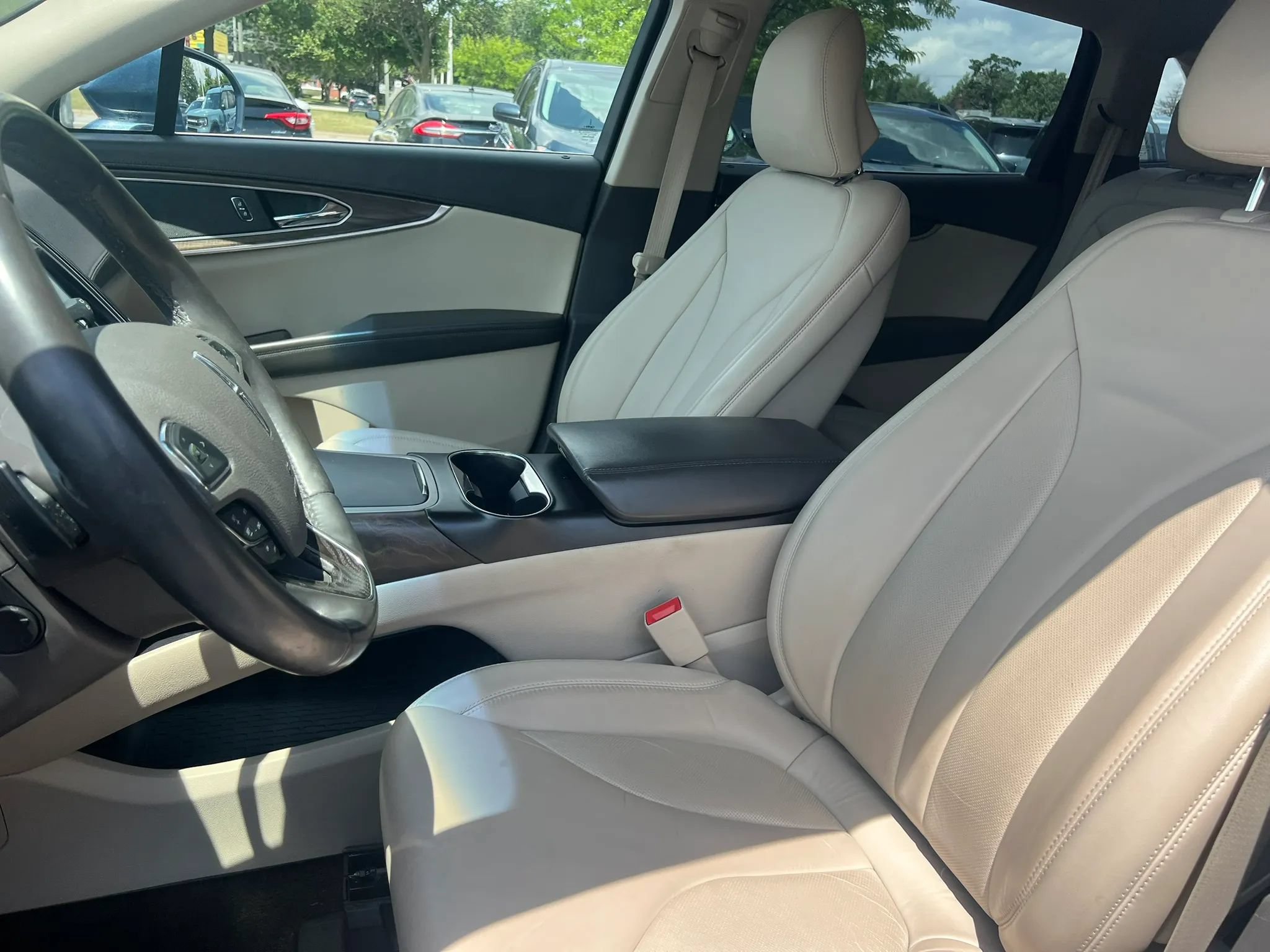 Used 2018 Lincoln MKX Select w/ Select Plus Package AWD/4WD image 39