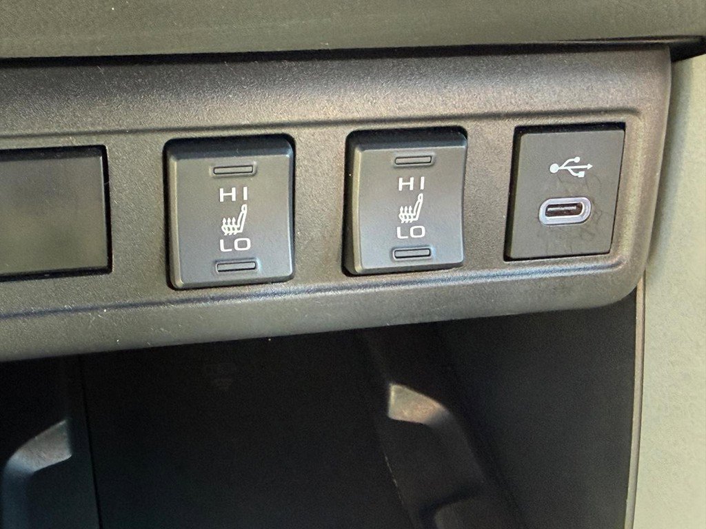 Certified 2025 Toyota Corolla Cross XLE image 22