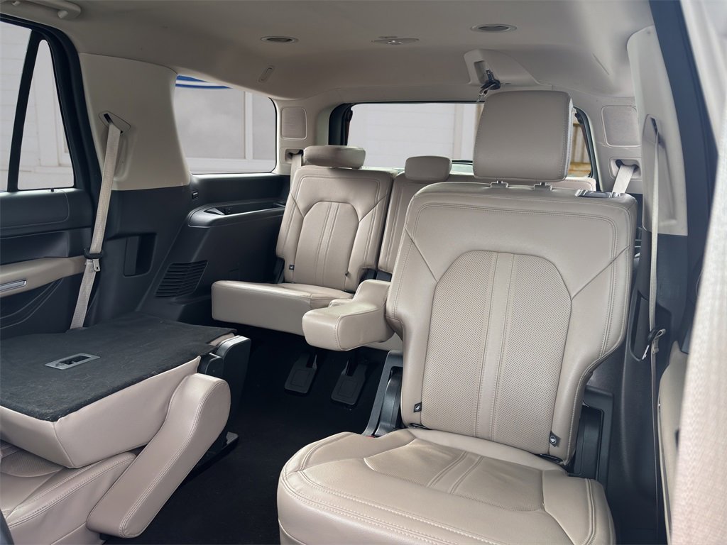 Used 2024 Ford Expedition Limited image 12