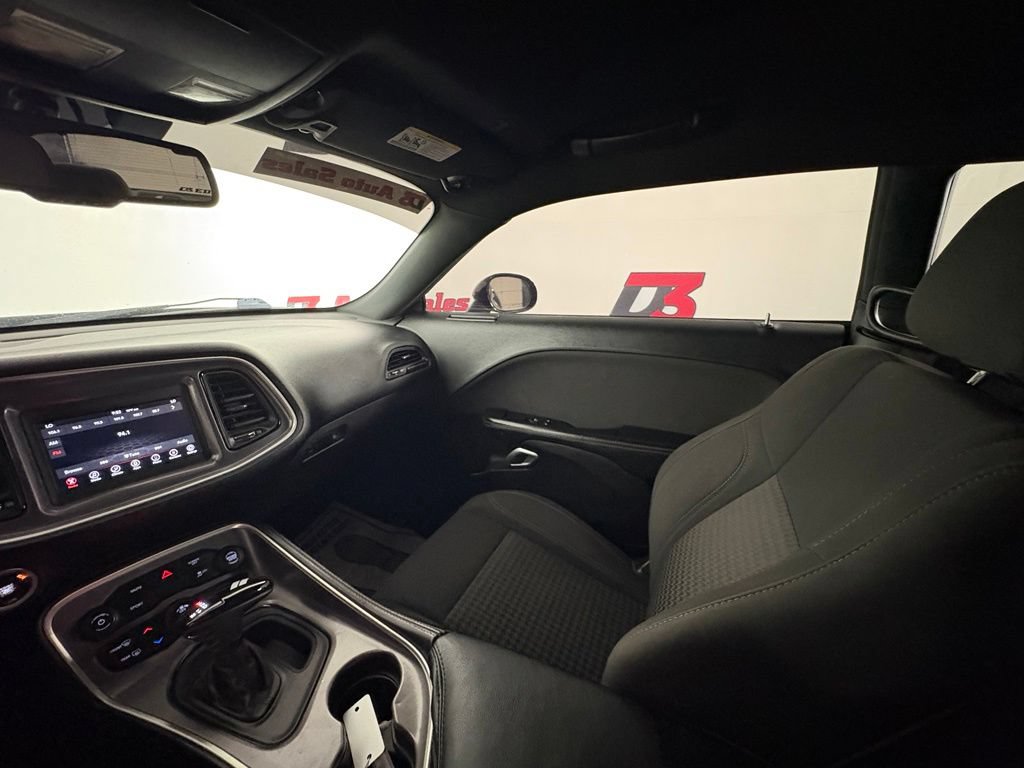 Used 2019 Dodge Challenger SXT RWD image 24