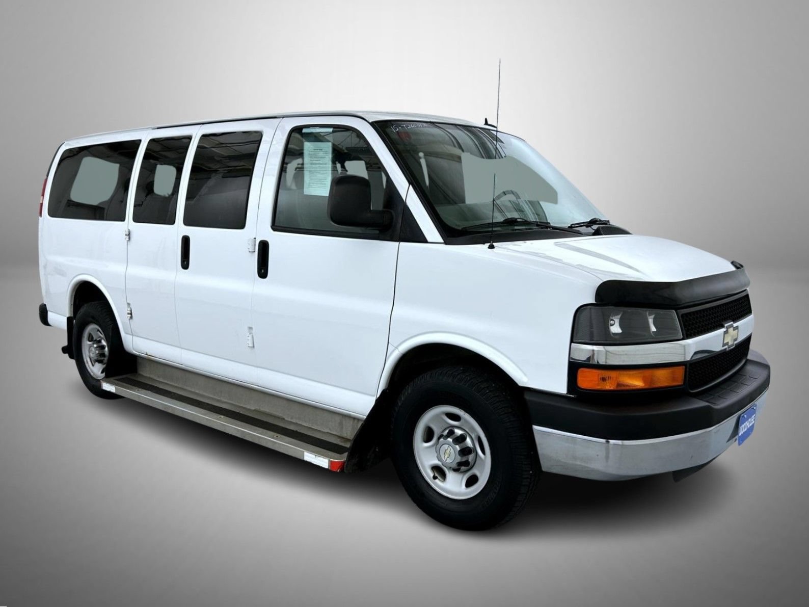 Used 2015 Chevrolet Express 3500 LT w/ LT Preferred Equipment Group RWD image 3