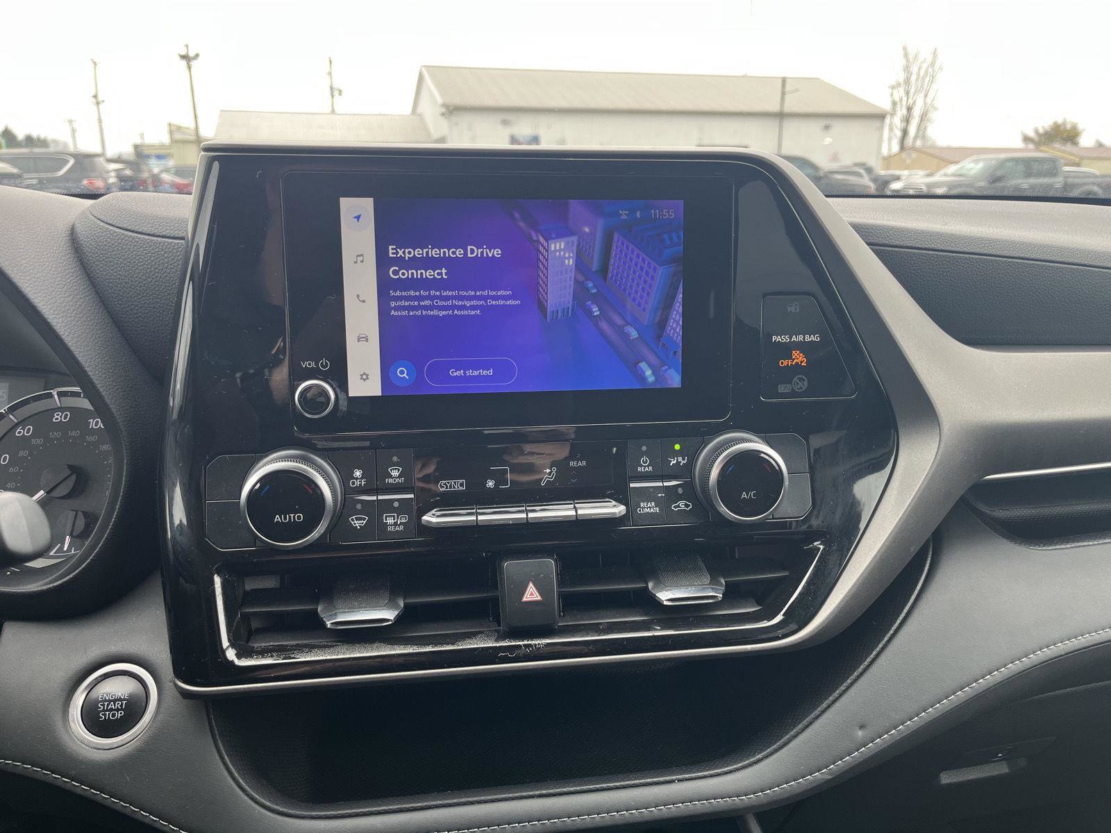 Used 2024 Toyota Highlander LE image 17