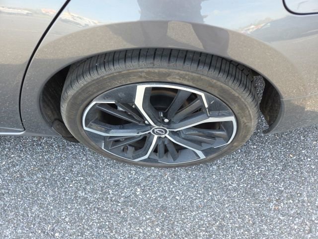 Used 2024 Nissan Altima 2.5 SR image 11