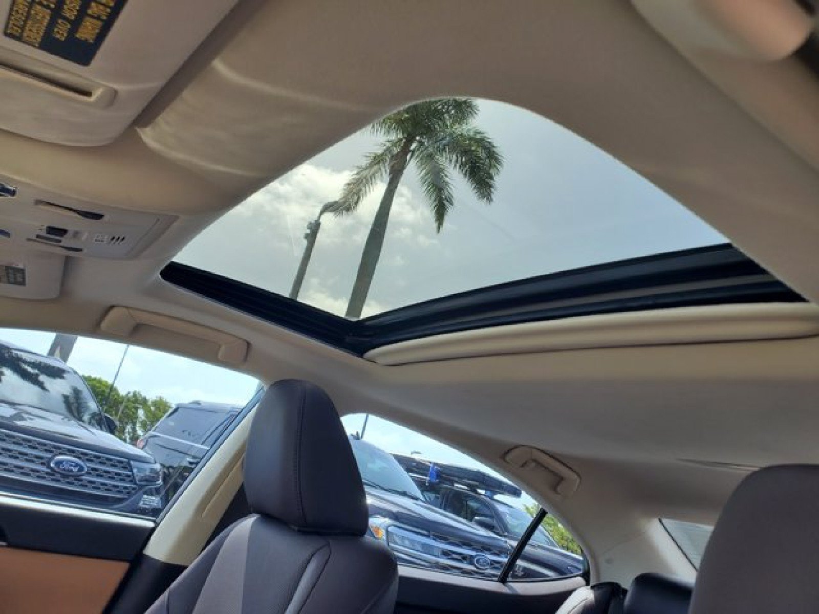 Used 2018 Lexus ES 350 w/ Premier Package FWD image 11