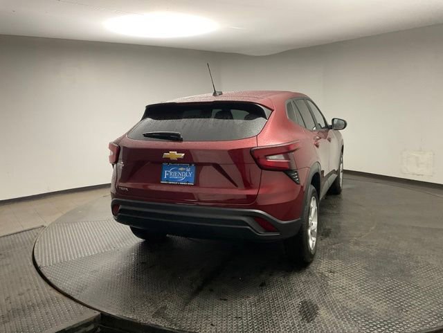 Certified 2024 Chevrolet Trax LS w/ LS Convenience Package FWD image 8