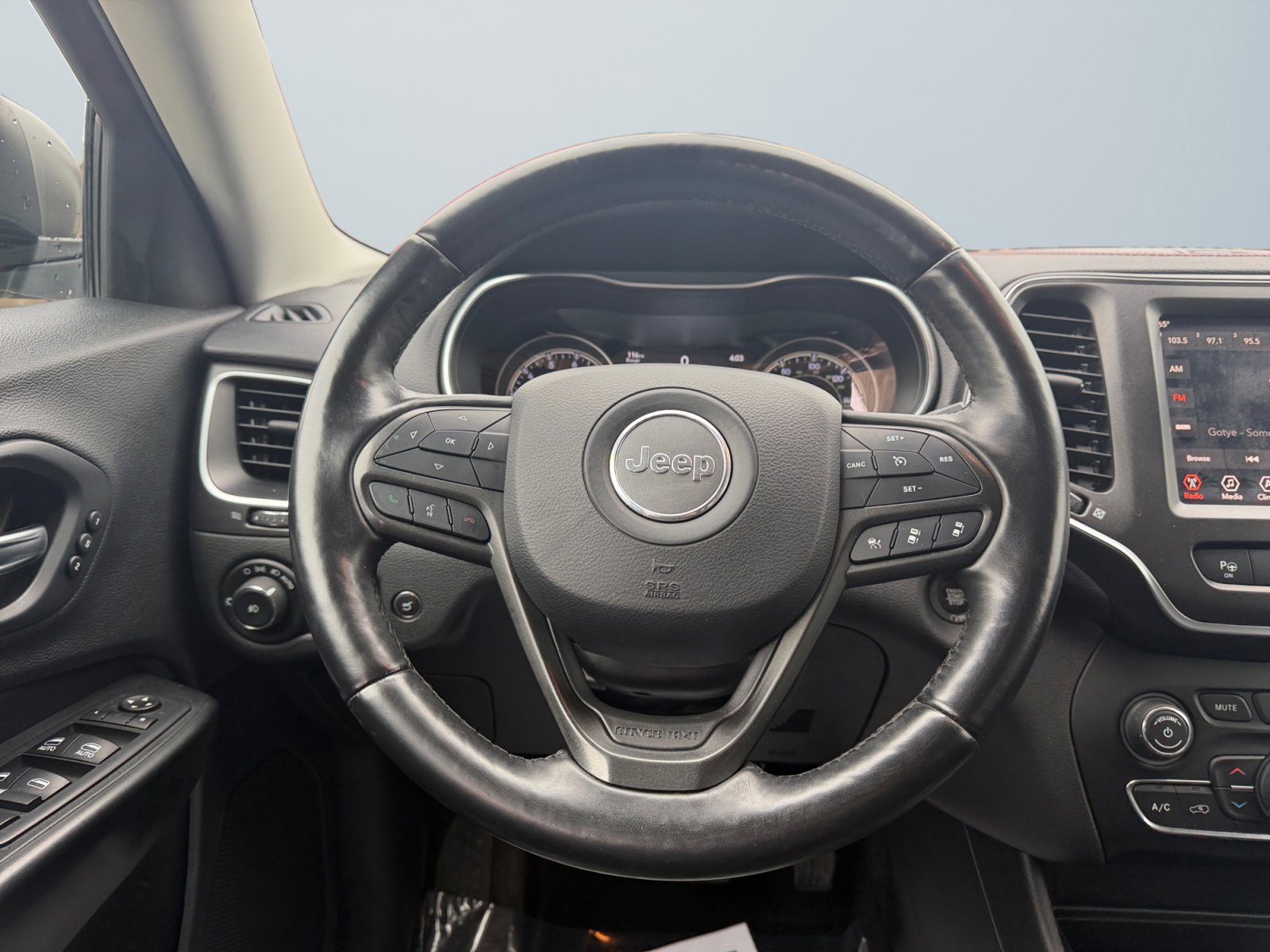 Used 2019 Jeep Cherokee Trailhawk image 13