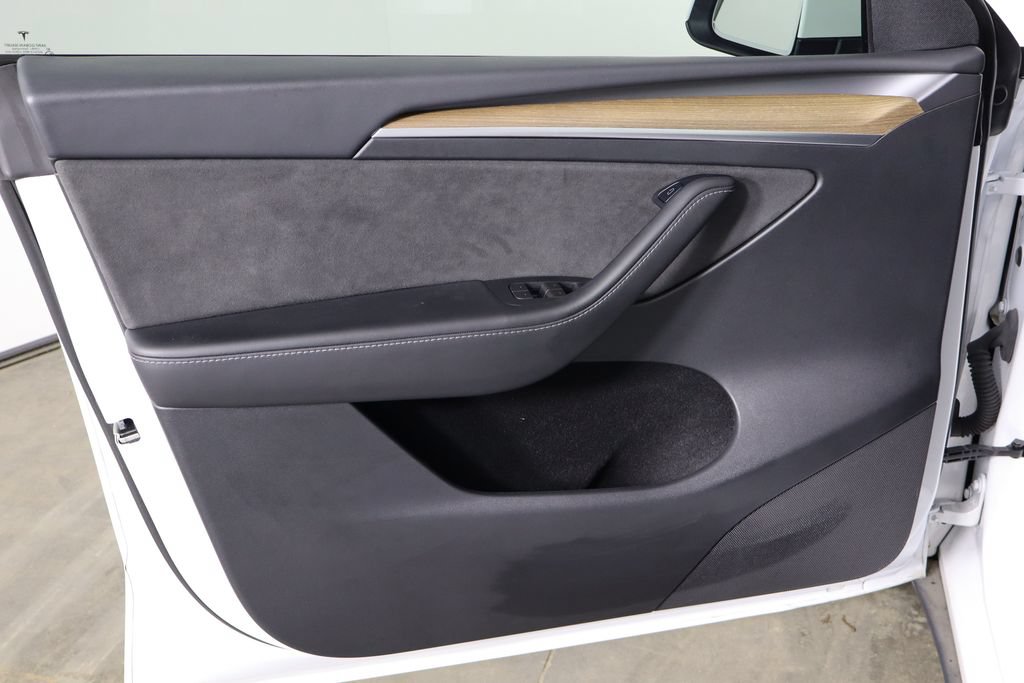 Used 2023 Tesla Model Y Long Range AWD/4WD image 17