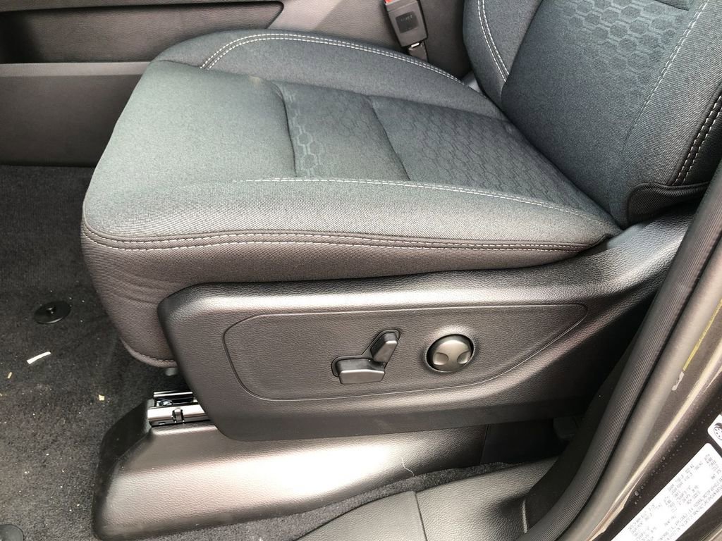 New 2026 RAM 1500 4x4 Crew Cab image 14