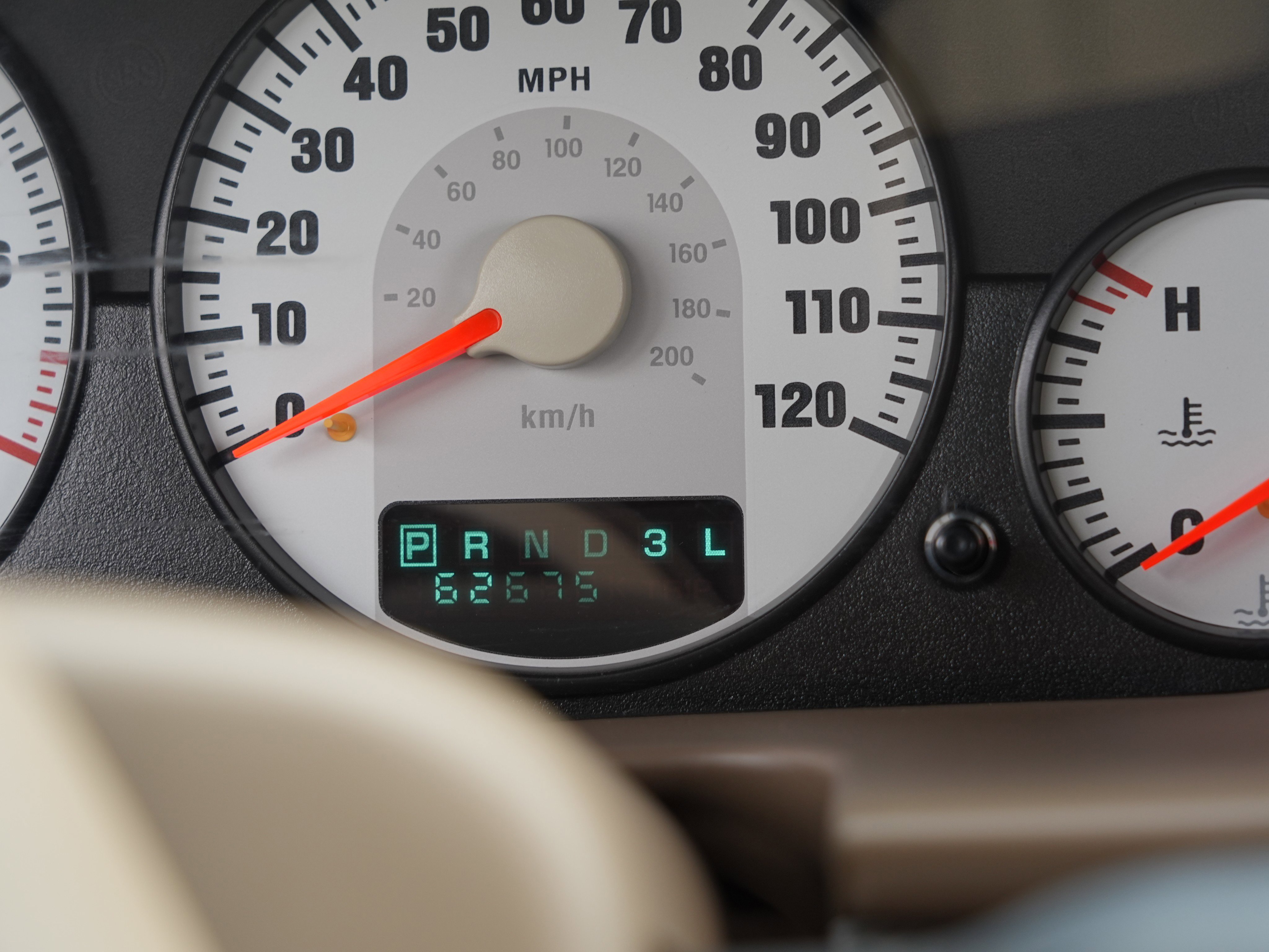 Used 2004 Chrysler Sebring GTC FWD image 31