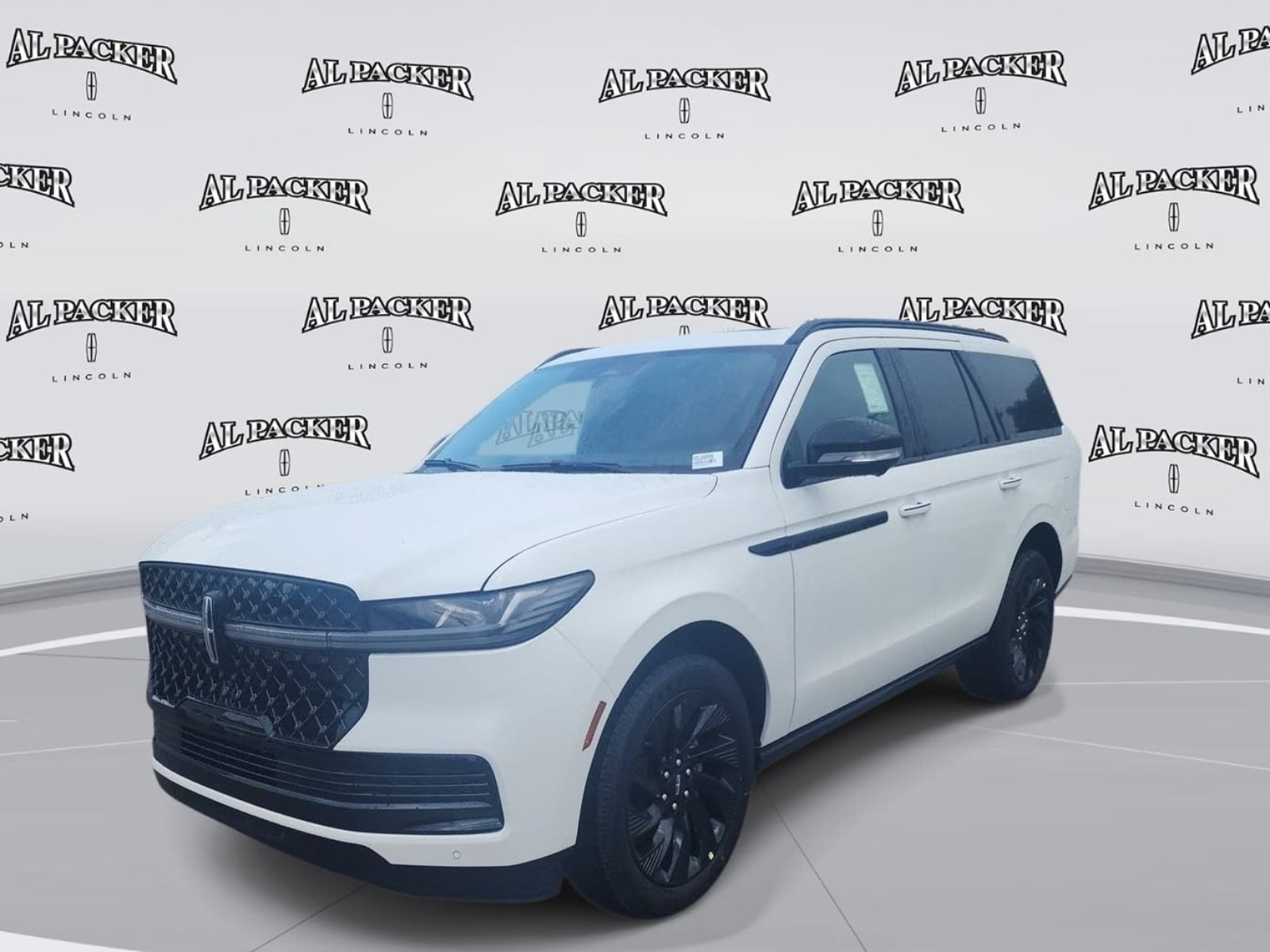 New 2027 Lincoln Navigator Reserve w/ Jet Appearance Package