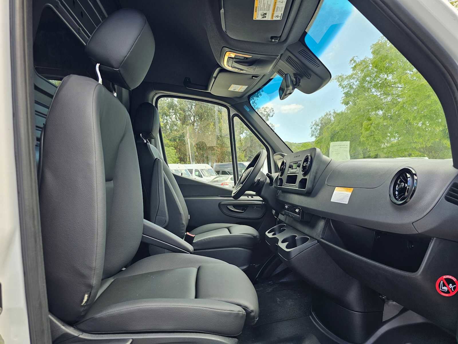 Used 2024 Mercedes-Benz Sprinter 3500 image 11
