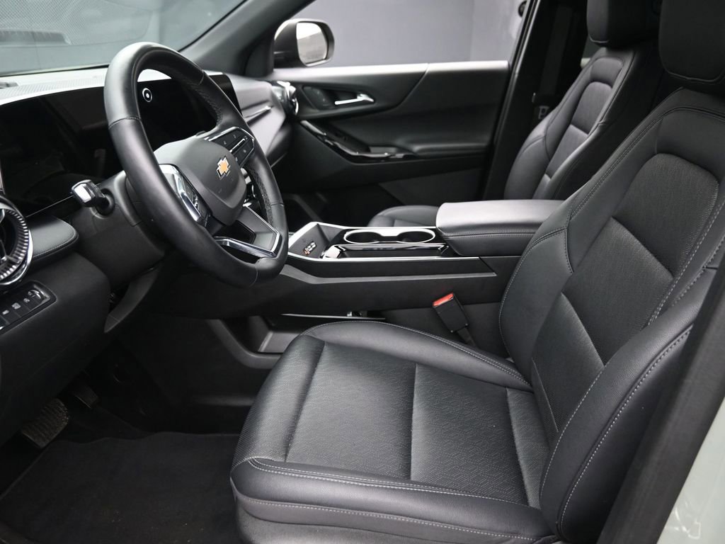 Used 2025 Chevrolet Equinox LT w/ Convenience Package II AWD/4WD image 13