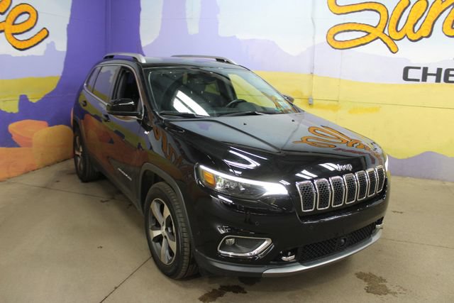 Used 2021 Jeep Cherokee Limited w/ Elite Package AWD/4WD image 2