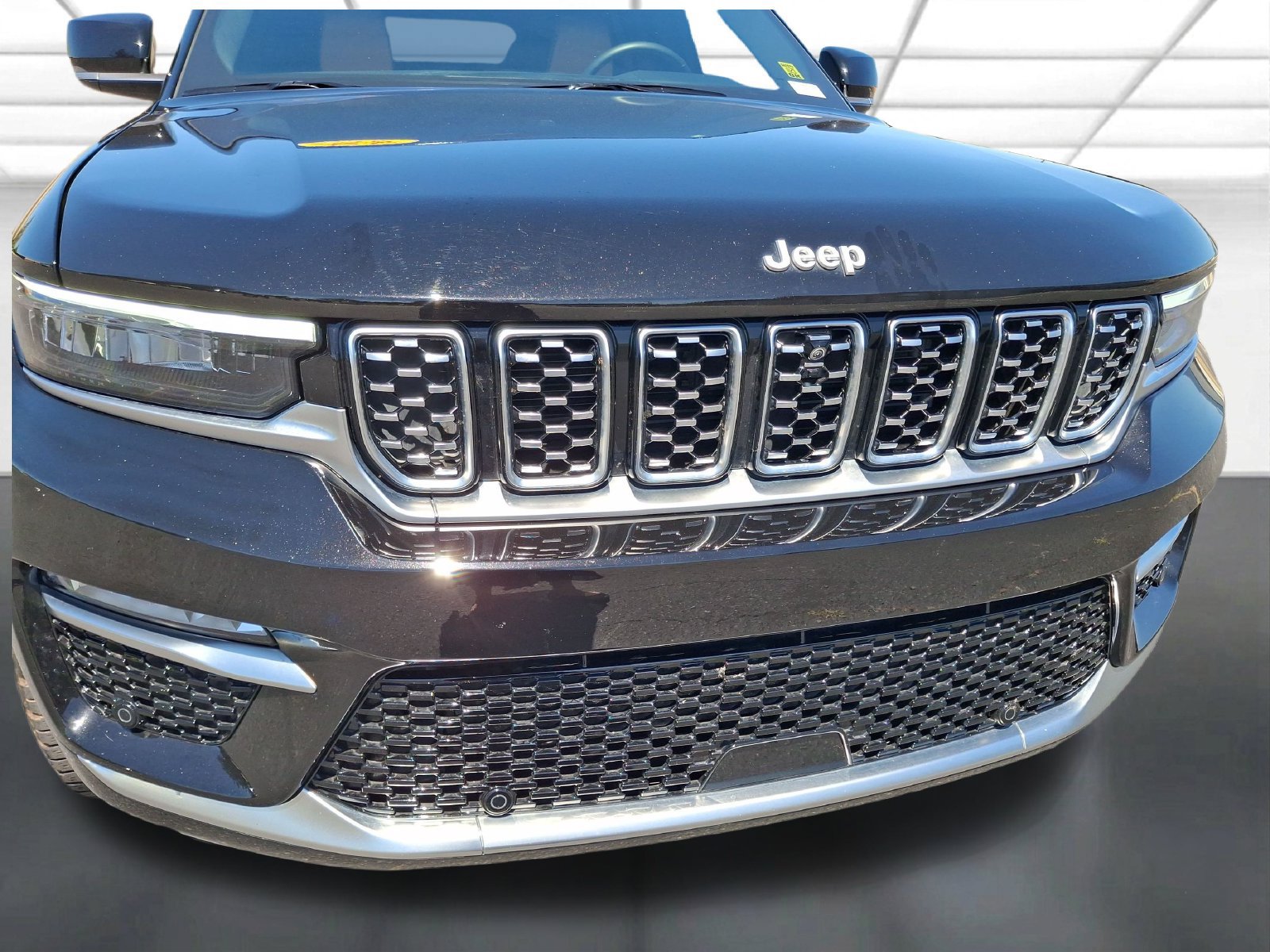 Certified 2025 Jeep Grand Cherokee Summit AWD/4WD image 26