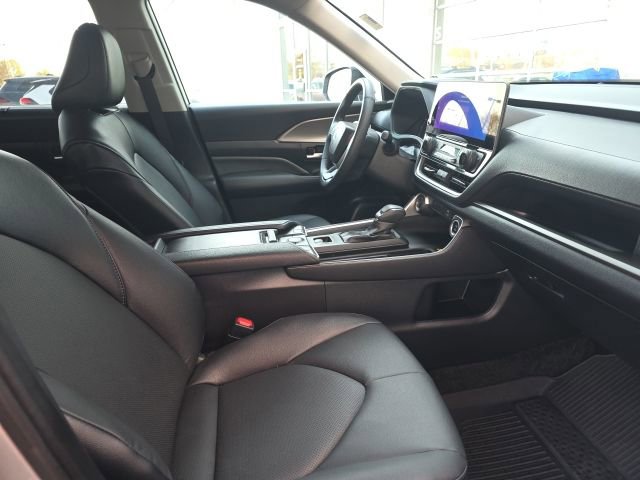 Certified 2025 Toyota Grand Highlander XLE image 9