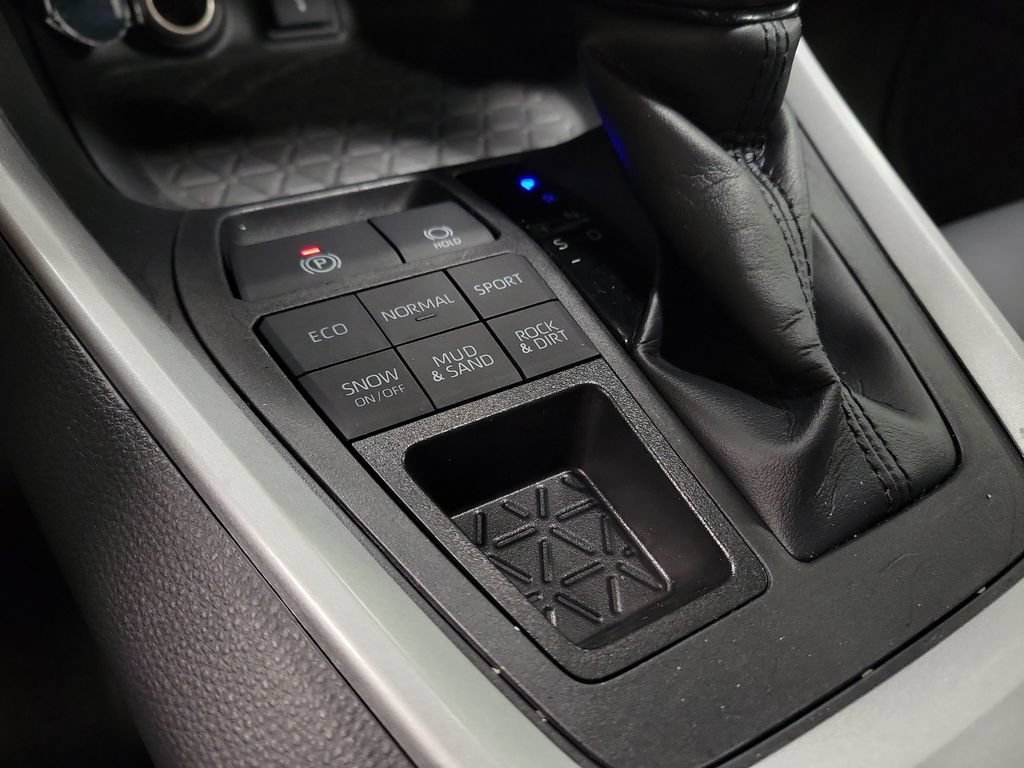 Used 2022 Toyota RAV4 XLE Premium AWD/4WD image 19