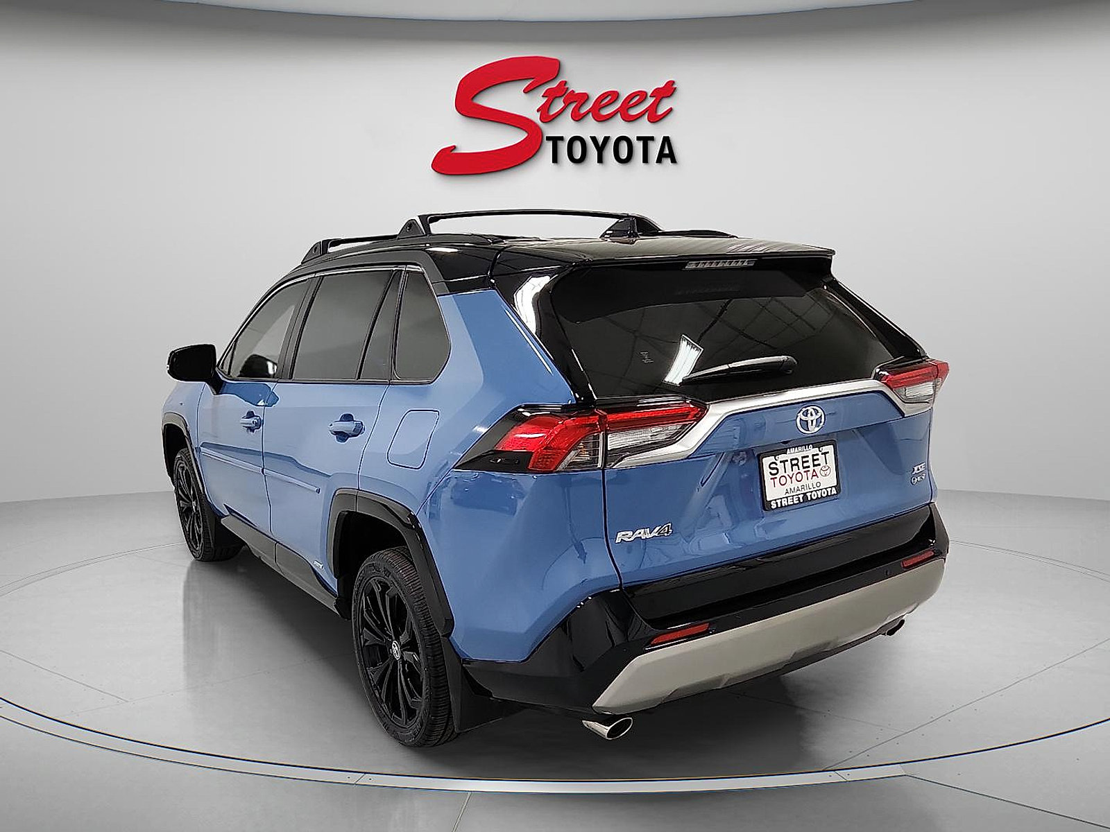 Used 2025 Toyota RAV4 XSE w/ Advanced Technology Package AWD/4WD image 3