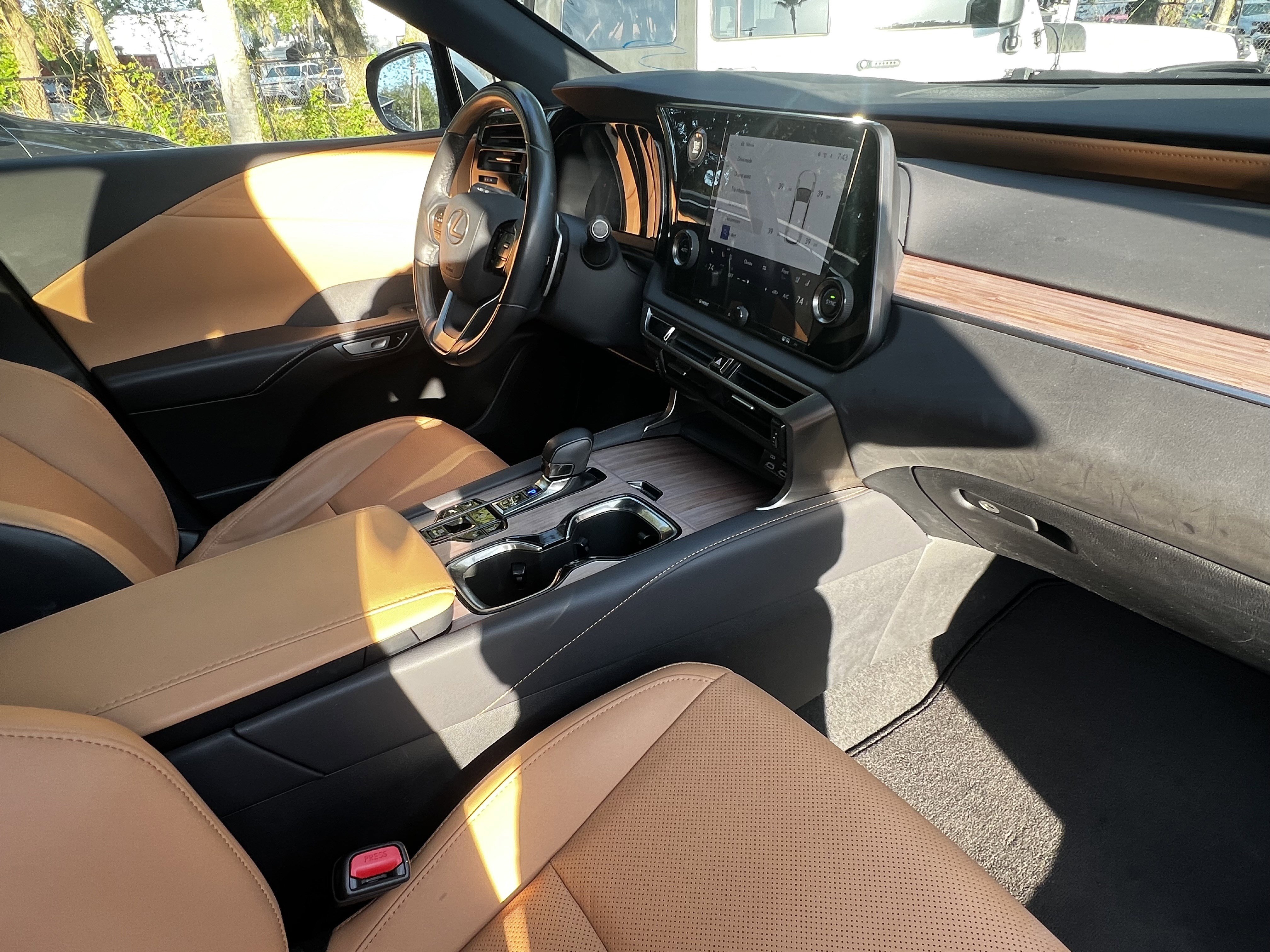 Used 2023 Lexus RX 350 Premium w/ Accessory Package AWD/4WD image 48