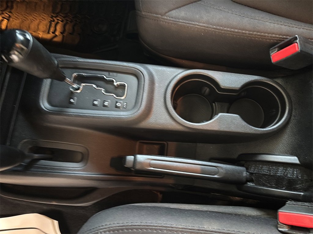 Used 2015 Jeep Wrangler Sport image 14