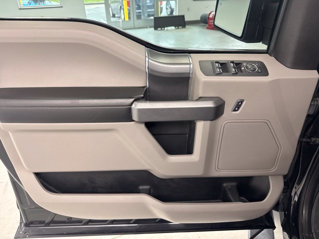 Used 2015 Ford F150 XLT w/ Equipment Group 302A Luxury AWD/4WD image 19