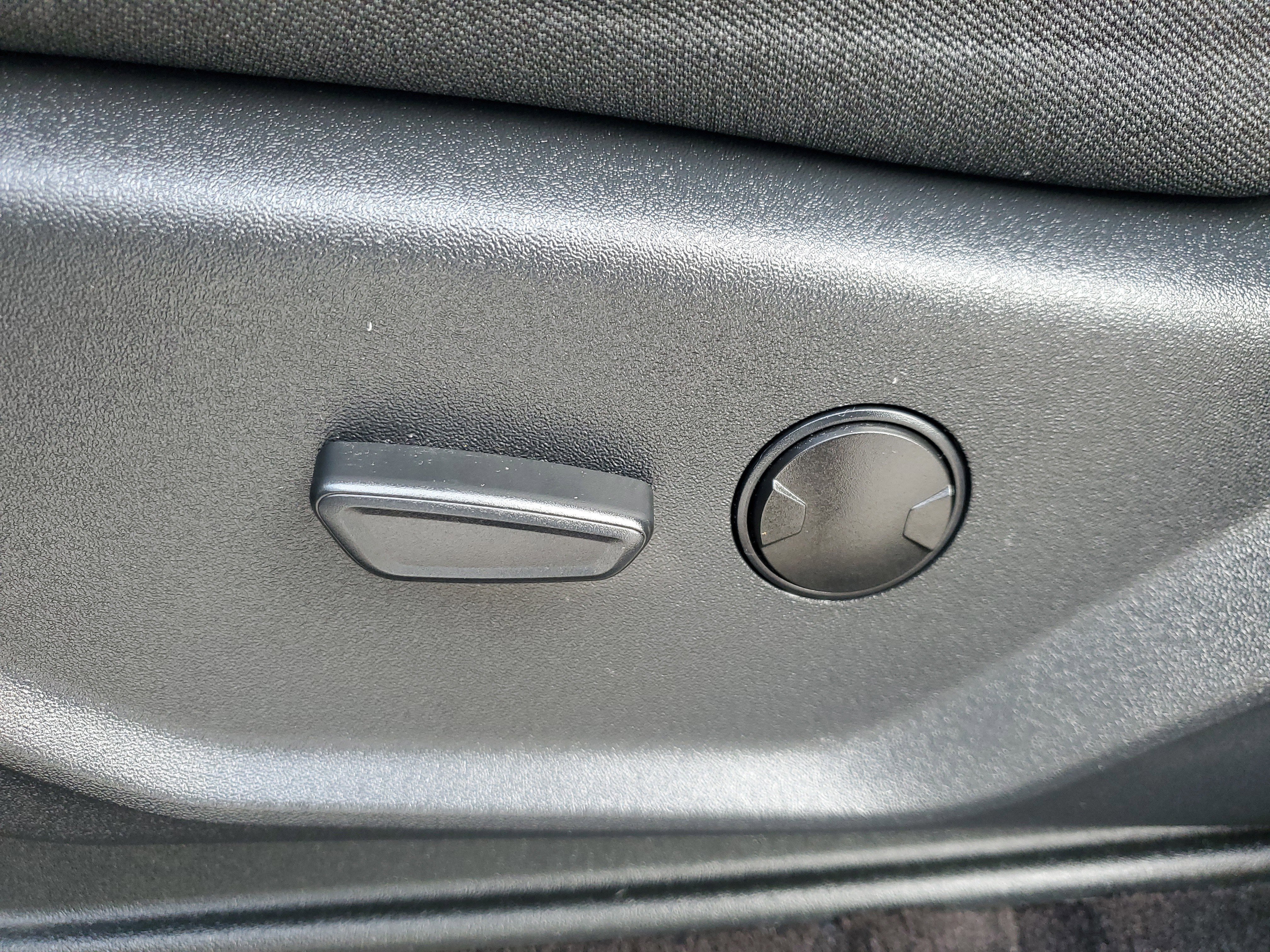 Used 2023 Ford Expedition XLT image 18