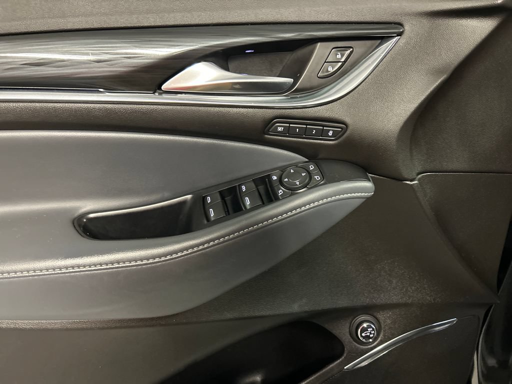 Used 2021 Buick Enclave Premium w/ Sun and Sites Package AWD/4WD image 14