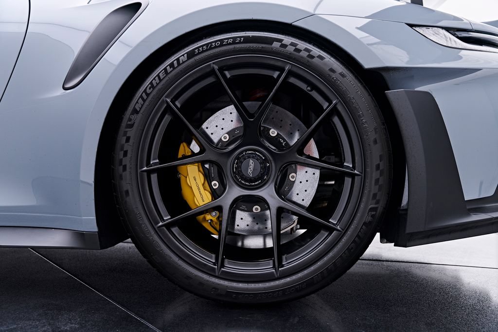 Used 2024 Porsche 911 GT3 RS w/ Weissach Package RWD image 31