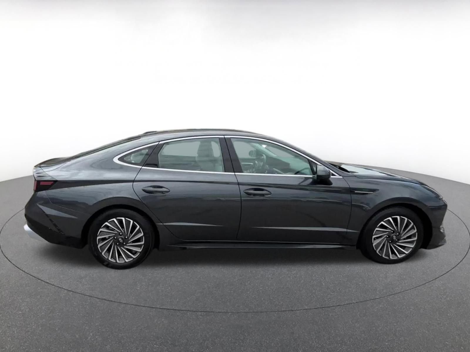 Used 2025 Hyundai Sonata SEL FWD image 17