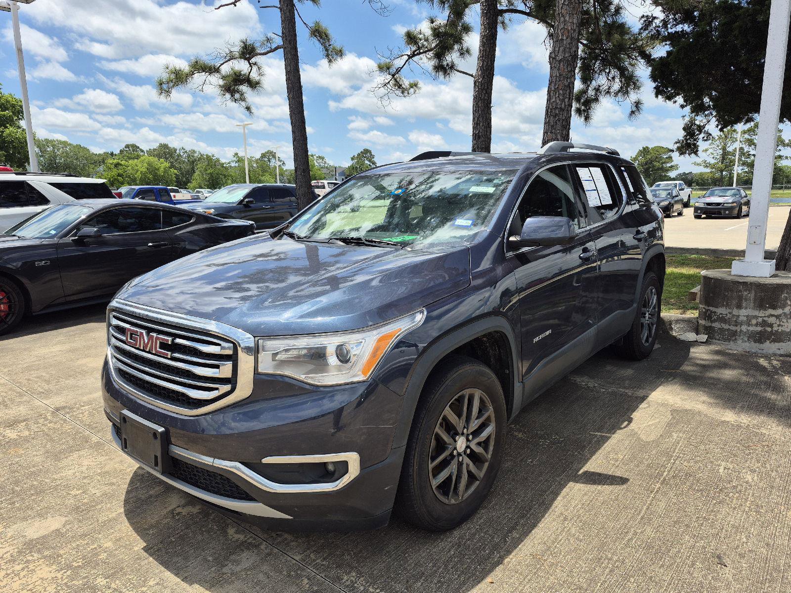 Used 2019 GMC Acadia SLT FWD image 1