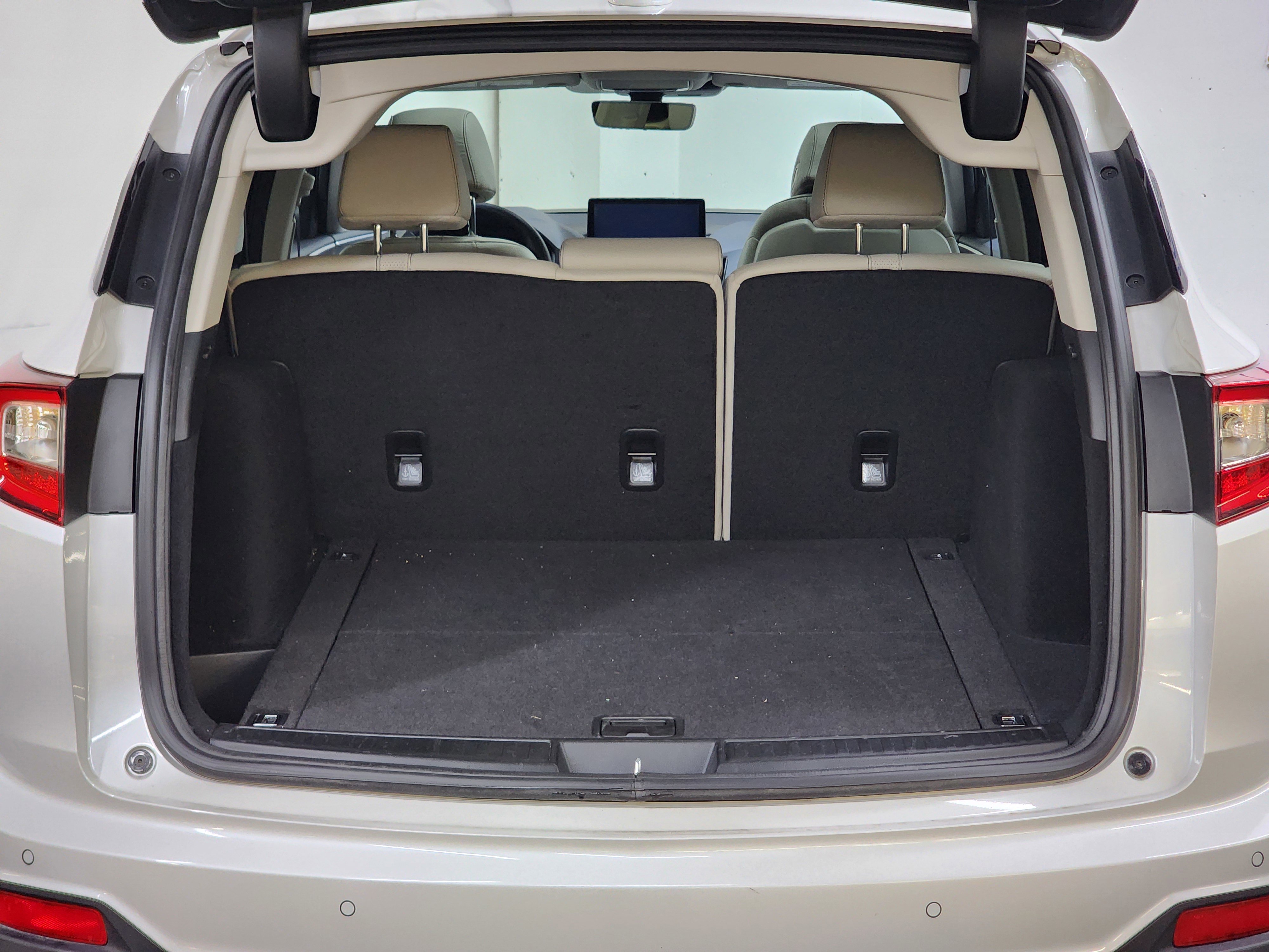 Certified 2025 Acura RDX SH-AWD w/ Technology Package image 8
