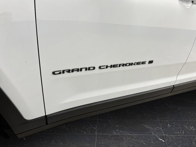 New 2025 Jeep Grand Cherokee L Limited w/ Luxury Tech Group II image 37