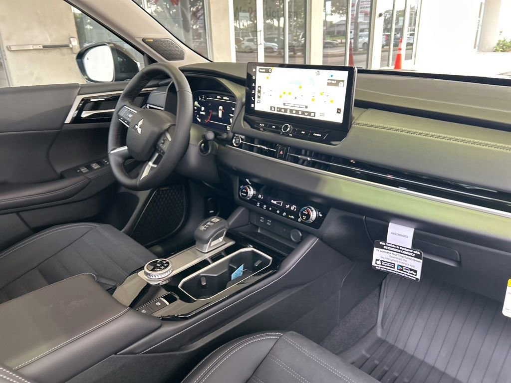 New 2026 Mitsubishi Outlander SE image 23