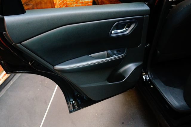 Certified 2024 Nissan Rogue SV AWD/4WD image 37