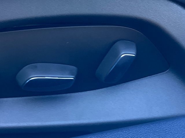 Used 2023 Chevrolet Corvette Stingray Premium Cpe w/ Engine Appearance Package image 35