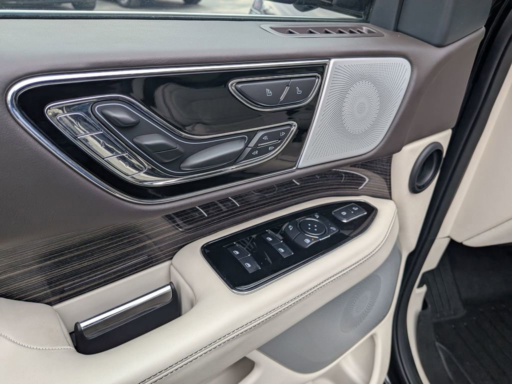 Used 2023 Lincoln Navigator L Black Label image 10
